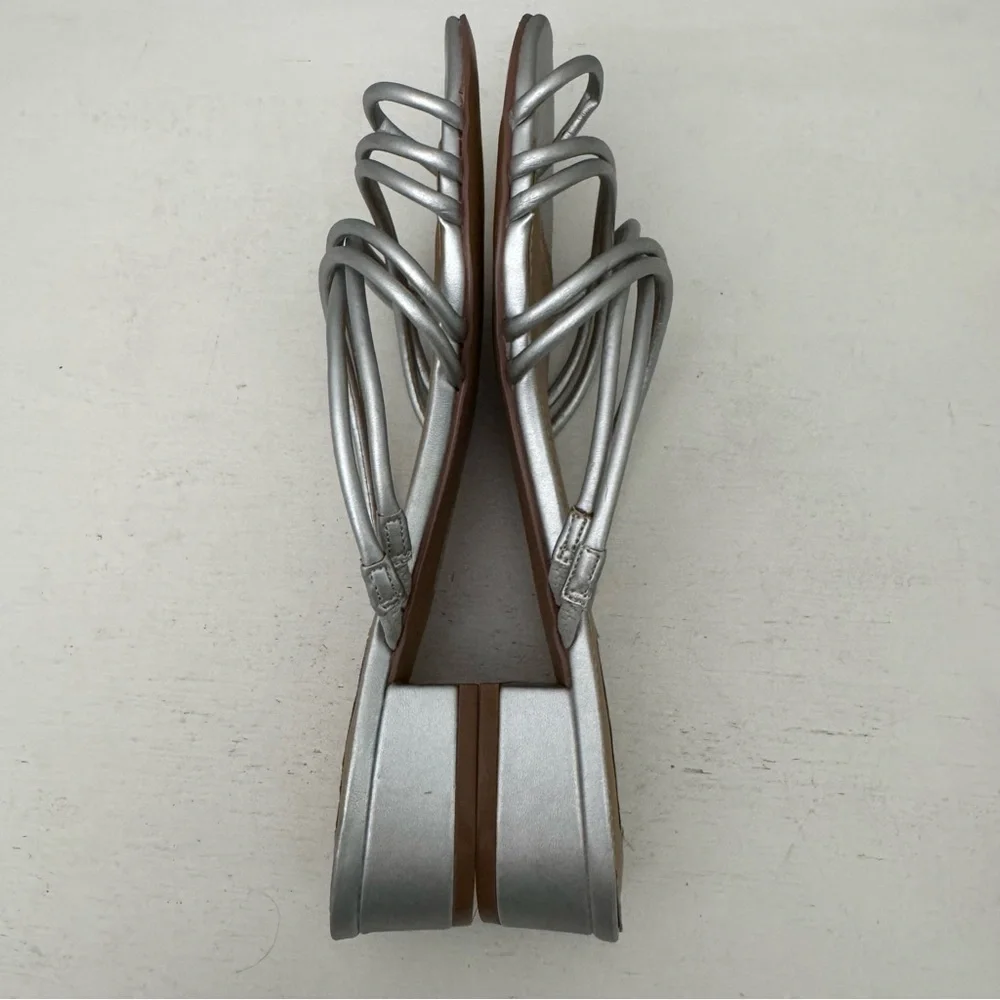 Steve Madden Caylen Strappy Toe Loop Sandals Silver Size 11
